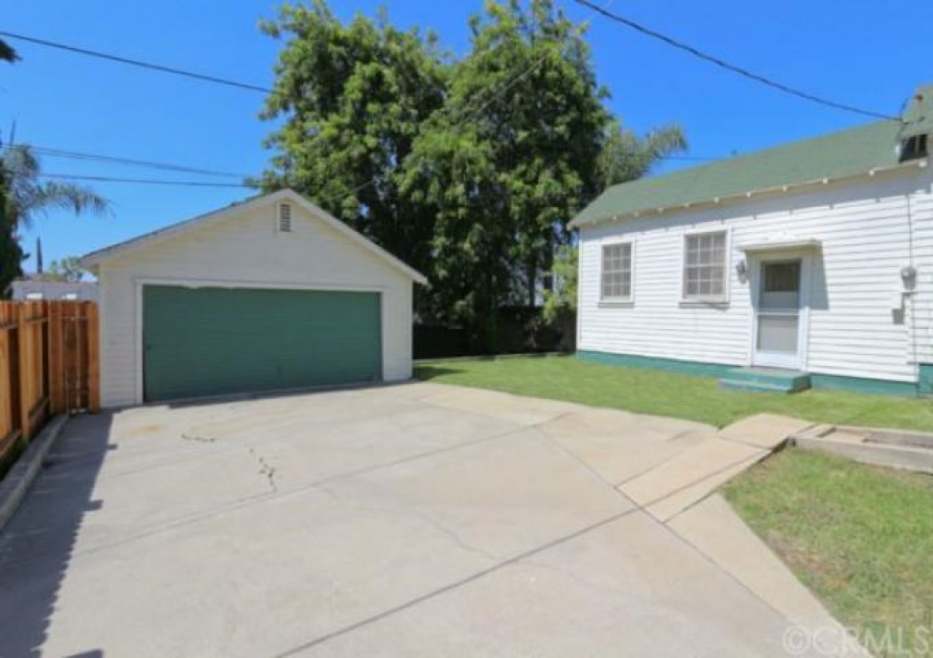 210 West Elm Street , Brea CA: 