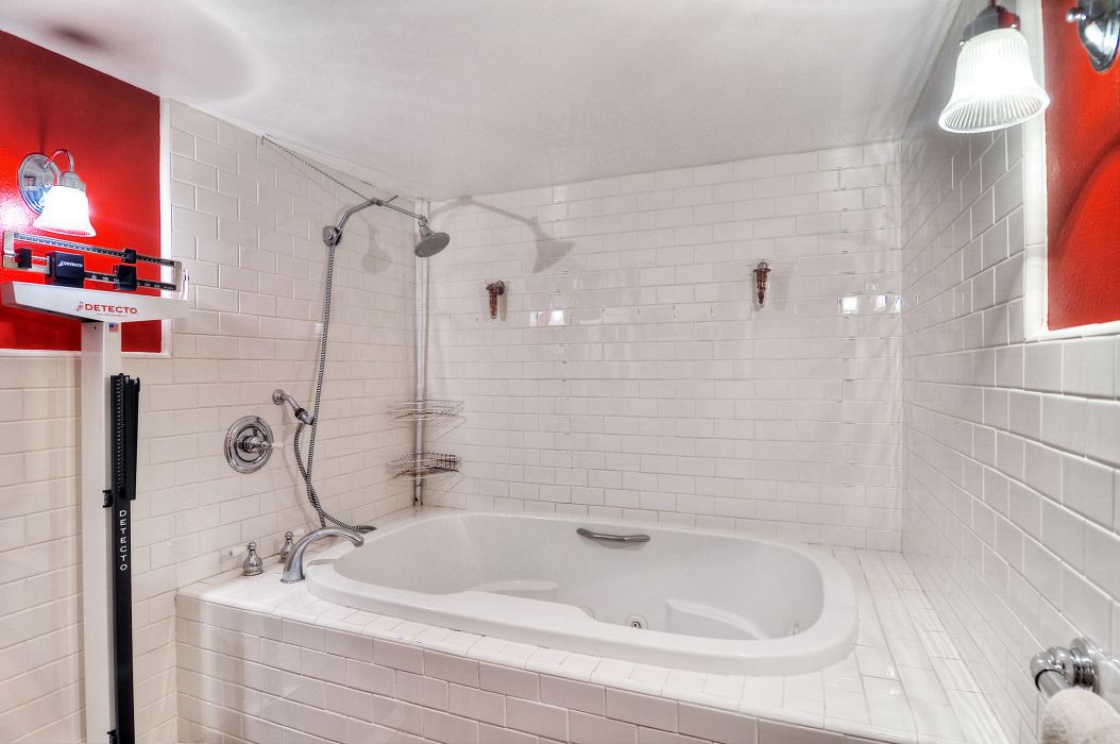 184 Roycroft Avenue , Long Beach CA: