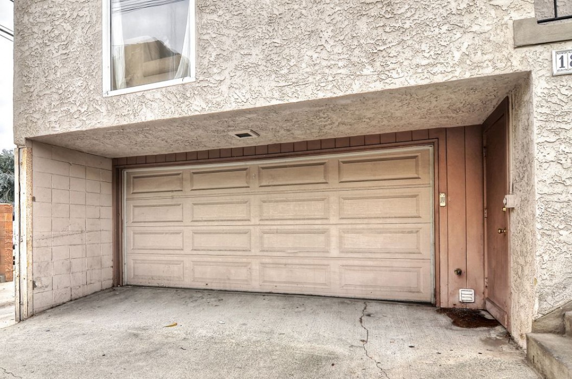 184 Roycroft Avenue , Long Beach CA: