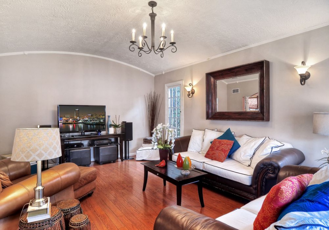 184 Roycroft Avenue , Long Beach CA:
