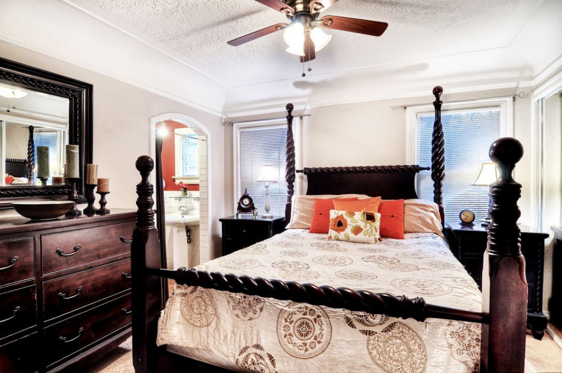 184 Roycroft Avenue , Long Beach CA: