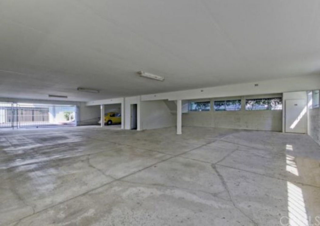 7841 Essex Drive , Huntington Beach CA: 