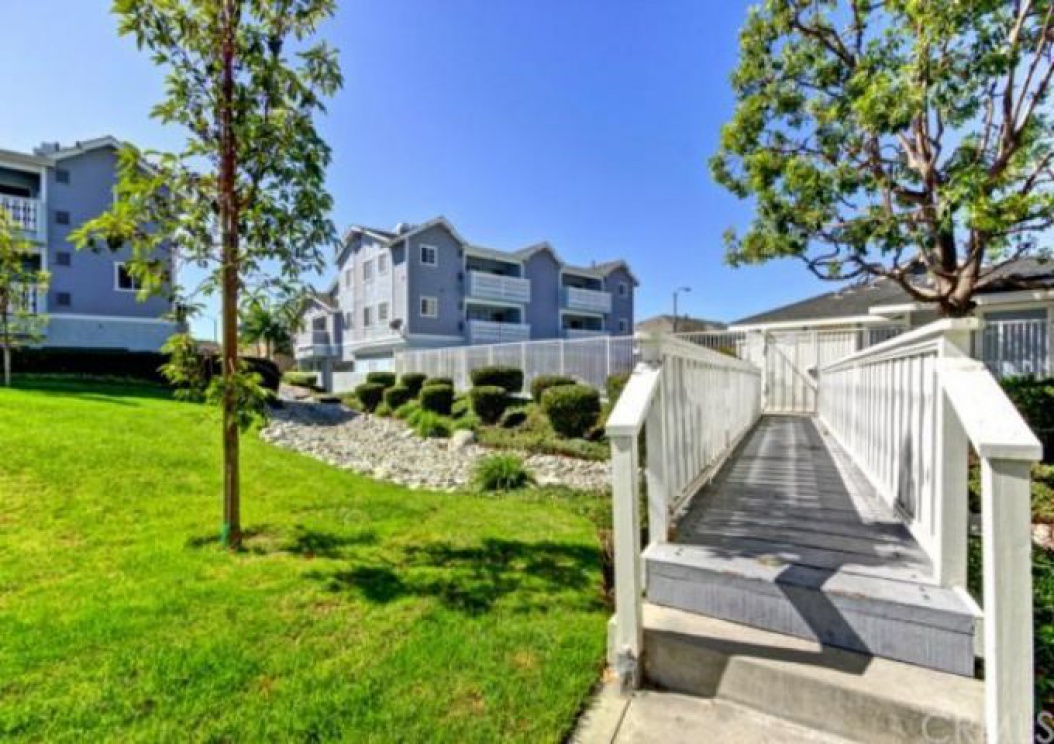 7841 Essex Drive , Huntington Beach CA: 