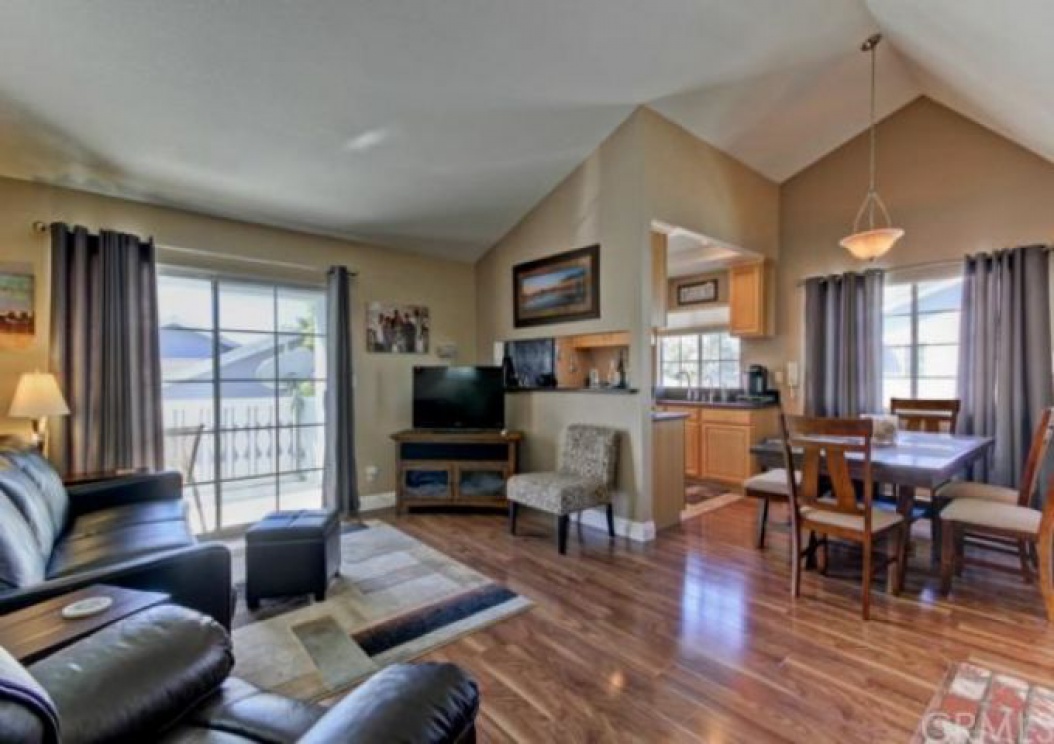 7841 Essex Drive , Huntington Beach CA: 