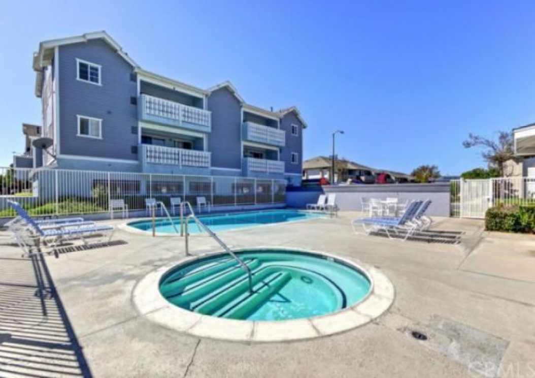 7841 Essex Drive , Huntington Beach CA: 