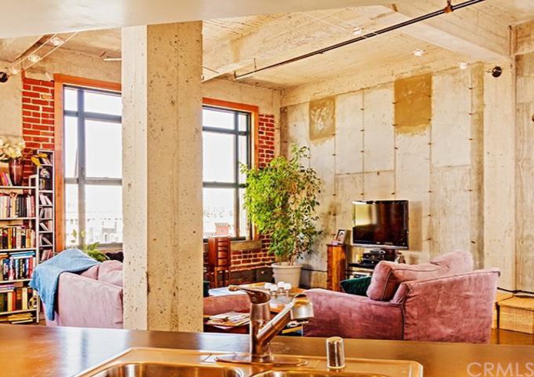 100 West 5th Street , Long Beach CA: