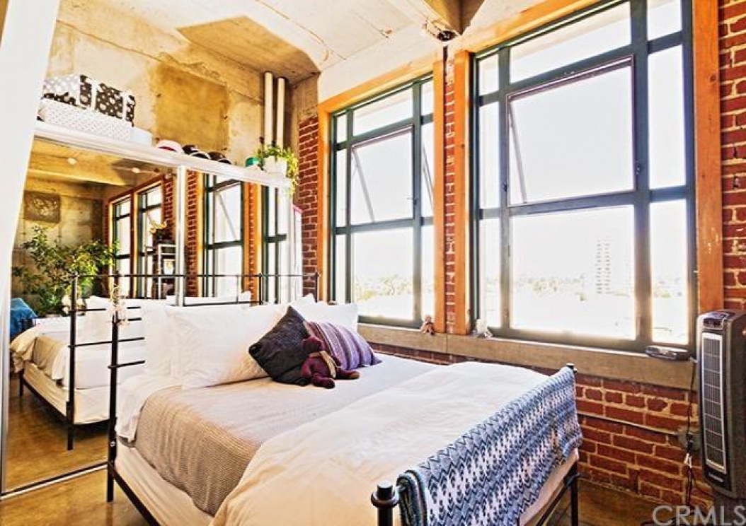 100 West 5th Street , Long Beach CA: