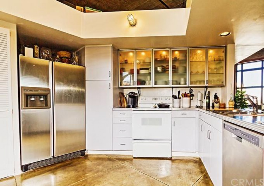 100 West 5th Street , Long Beach CA: