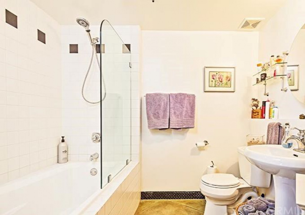 100 West 5th Street , Long Beach CA: