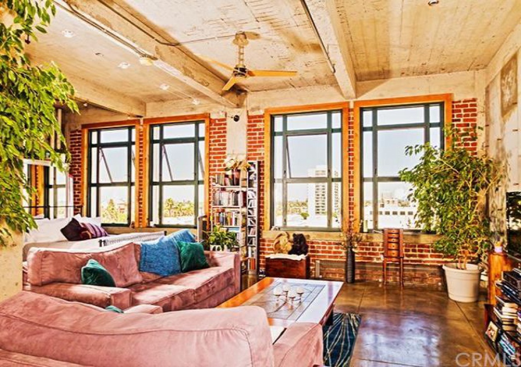 100 West 5th Street , Long Beach CA: