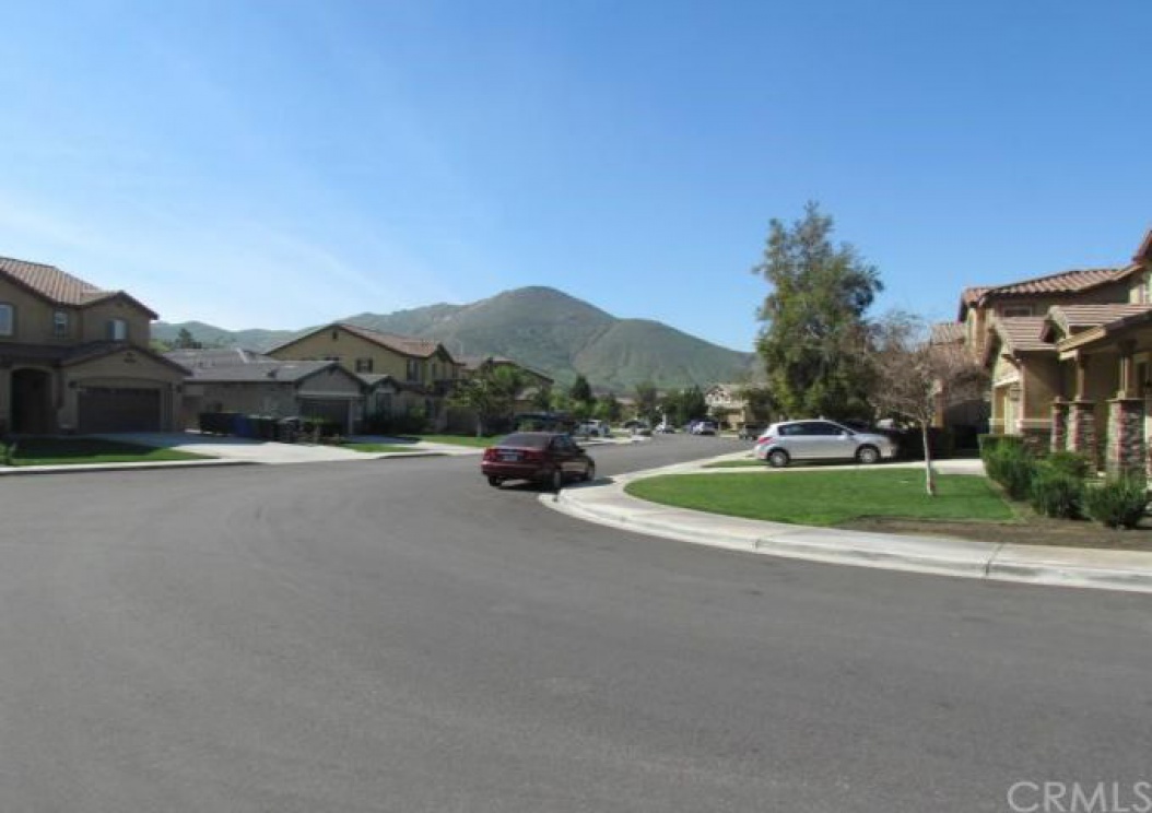 11977 Briarcliff Avenue , Fontana CA: