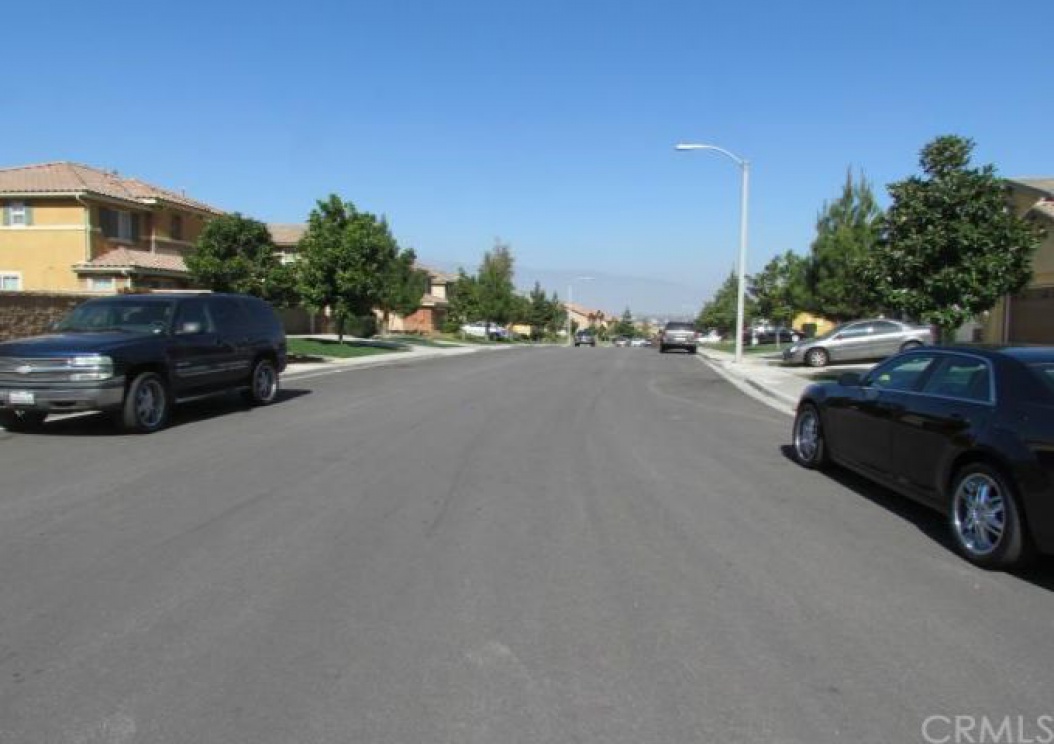 11977 Briarcliff Avenue , Fontana CA: