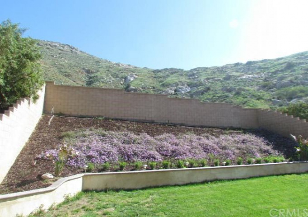 11977 Briarcliff Avenue , Fontana CA: