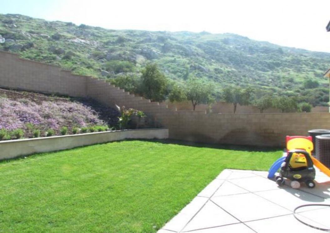 11977 Briarcliff Avenue , Fontana CA: