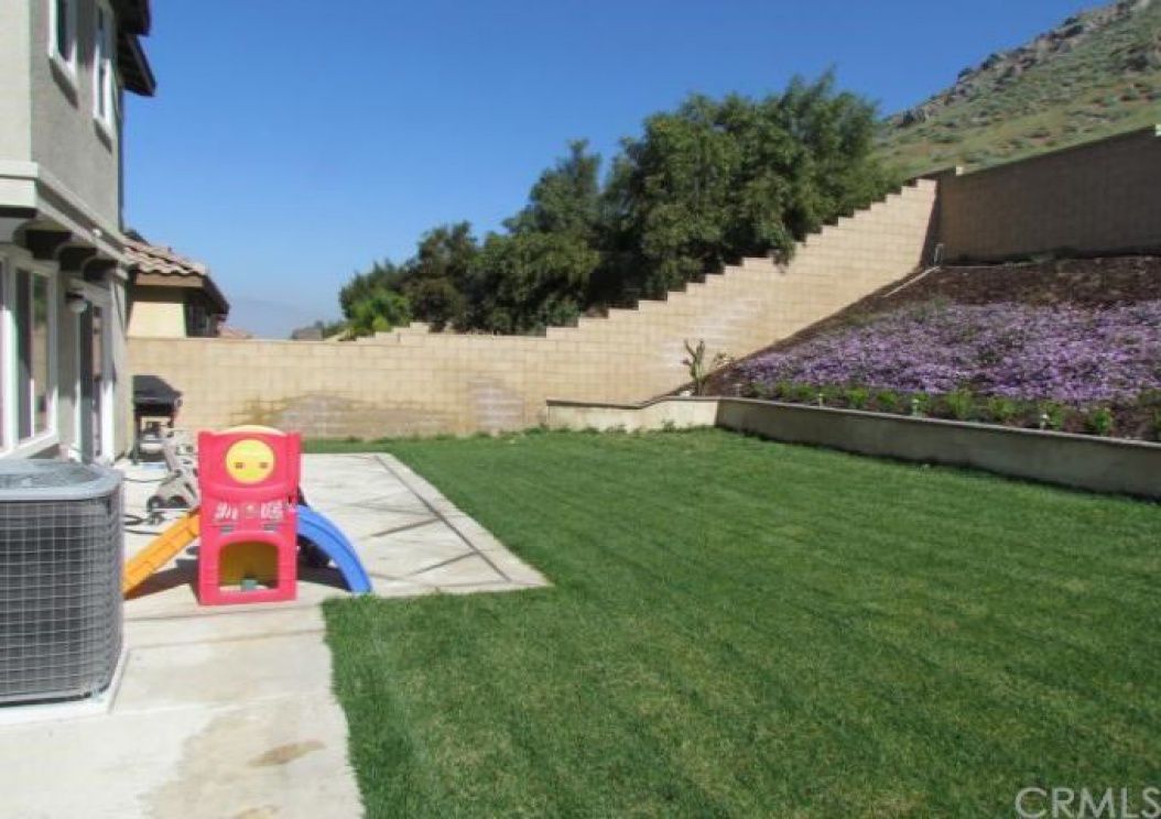 11977 Briarcliff Avenue , Fontana CA: