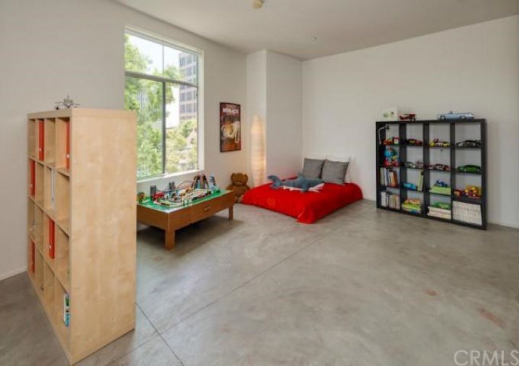 435 West CENTER Street , Anaheim CA: 