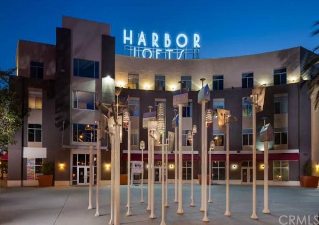 435 West CENTER Street , Anaheim CA: 