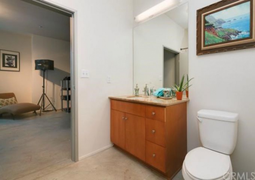 435 West CENTER Street , Anaheim CA: 