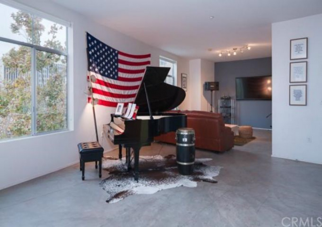 435 West CENTER Street , Anaheim CA: 