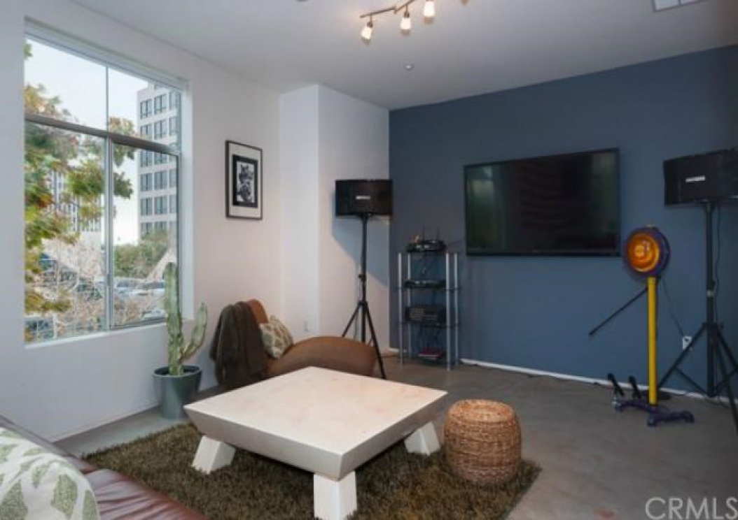 435 West CENTER Street , Anaheim CA: 