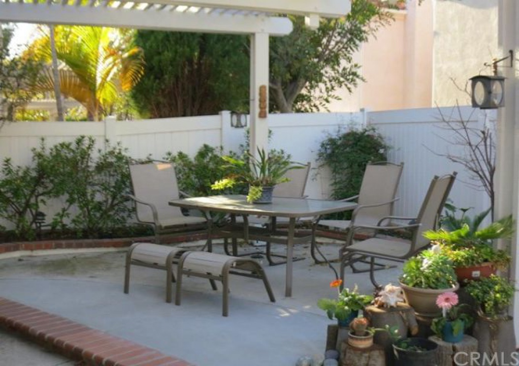 5 Terraza , Irvine CA: 