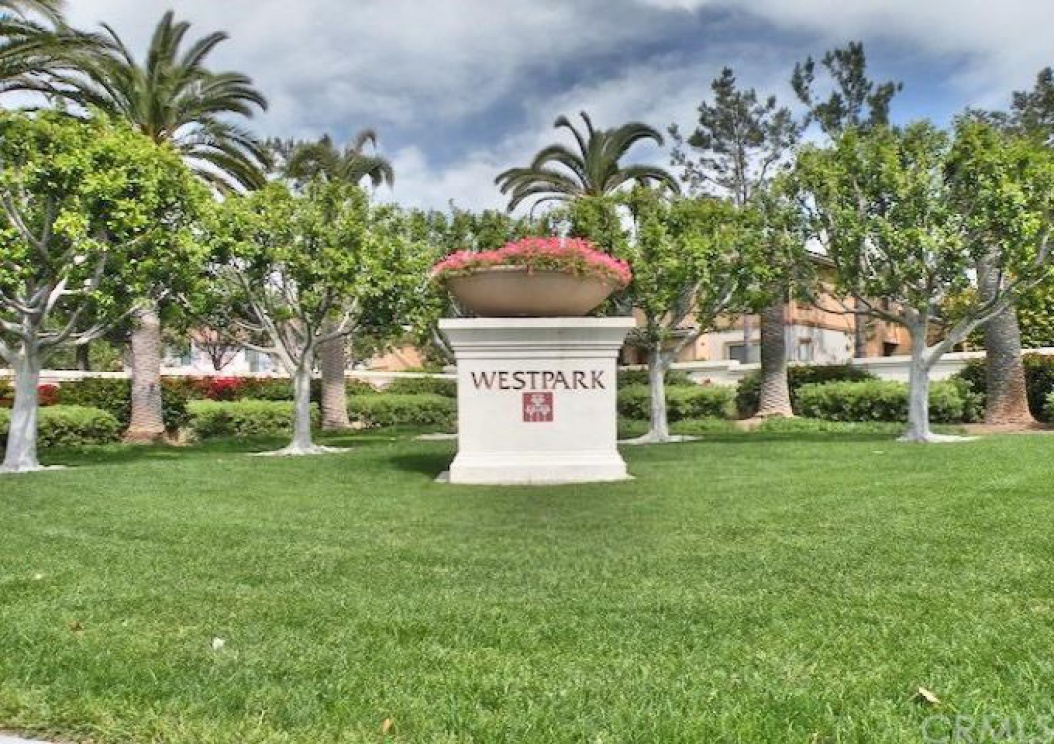 5 Terraza , Irvine CA: 