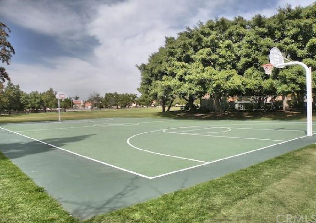 5 Terraza , Irvine CA: 