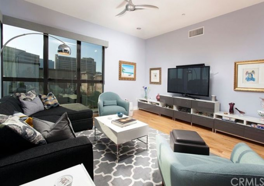 402 Rockefeller , Irvine CA: