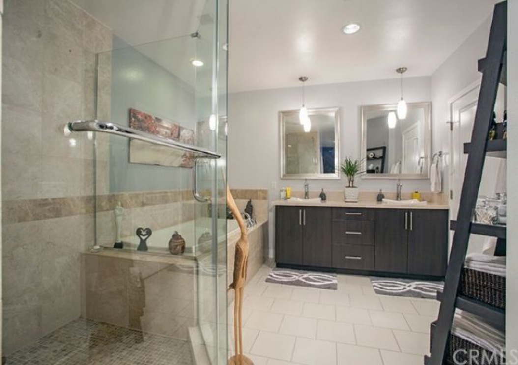 402 Rockefeller , Irvine CA: