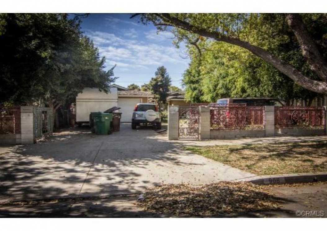 908 South Orange Avenue , Santa Ana CA: 