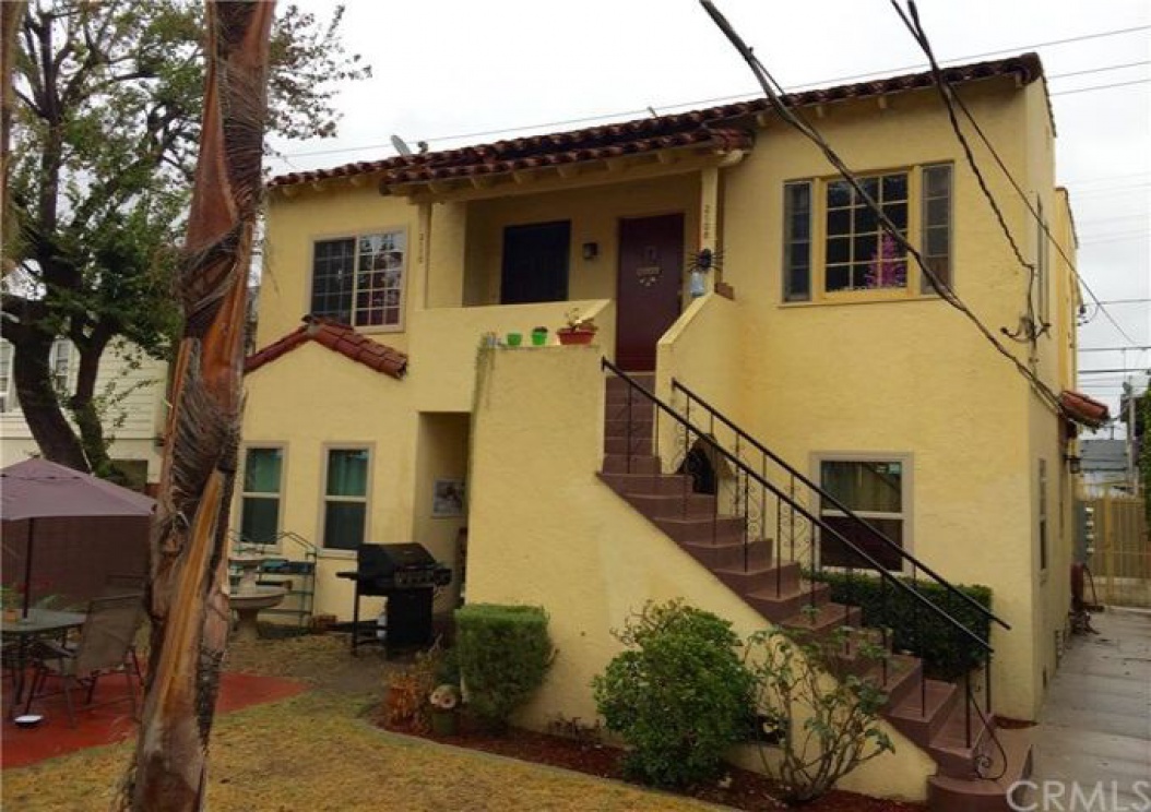 2104   Cedar  Avenue , Long Beach CA: 