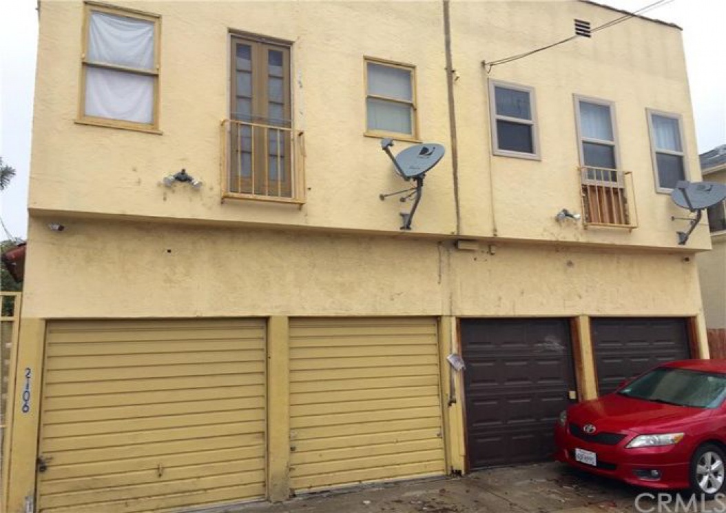 2104   Cedar  Avenue , Long Beach CA: 