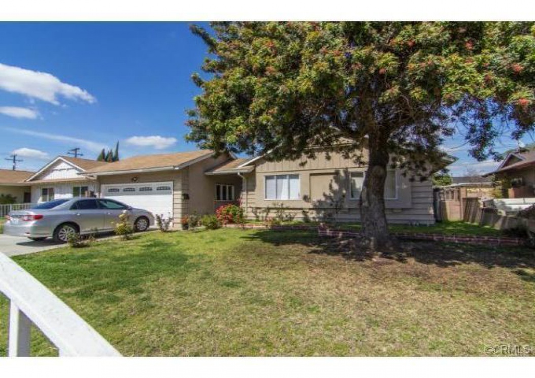 1717 East Briarvale Avenue, Anaheim CA: 
