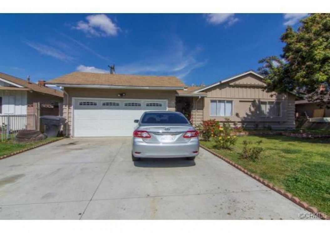 1717 East Briarvale Avenue, Anaheim CA: 