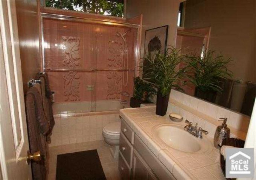 525 N Cornell Ave, Fullerton CA: 