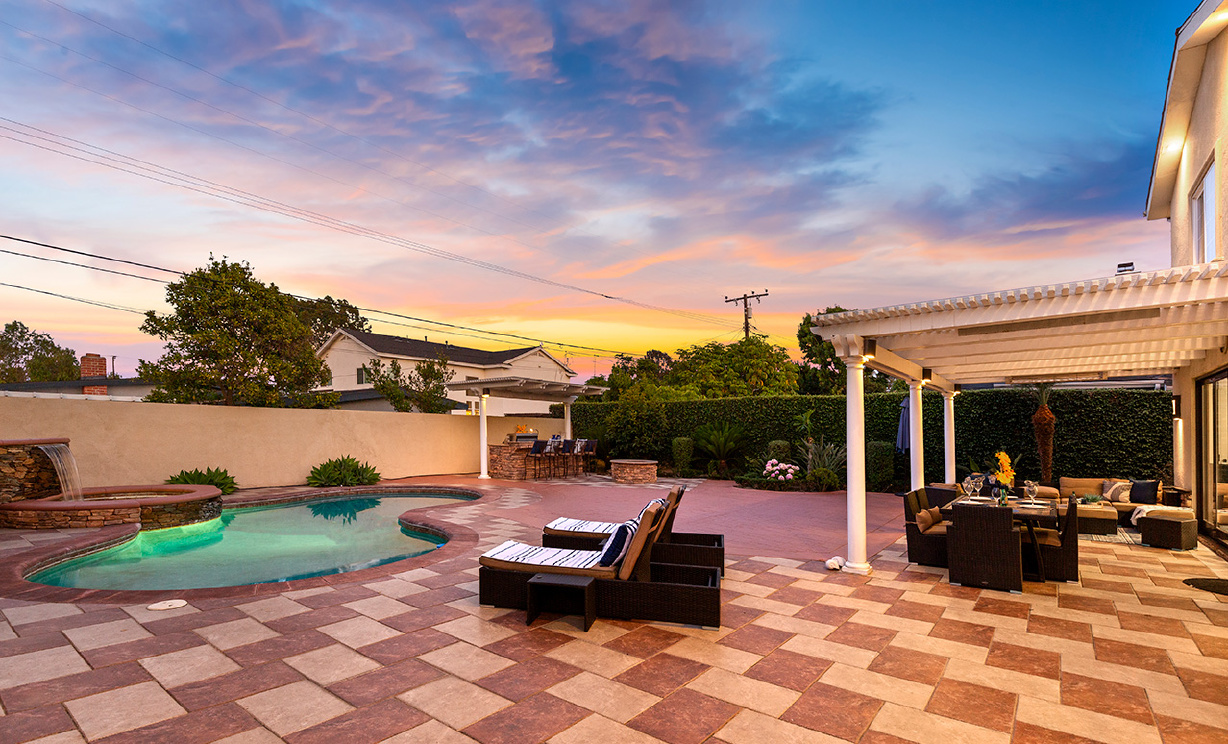 12102 Reagan St, Los Alamitos  CA: 