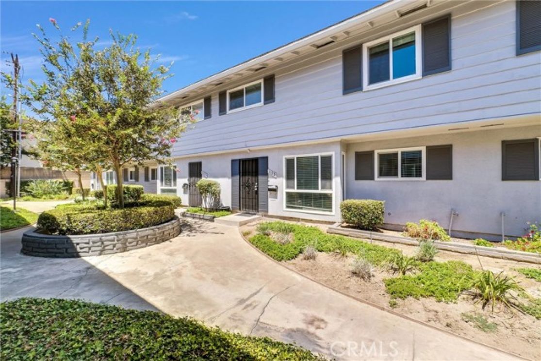 1153 E 1st Street, Tustin CA: 