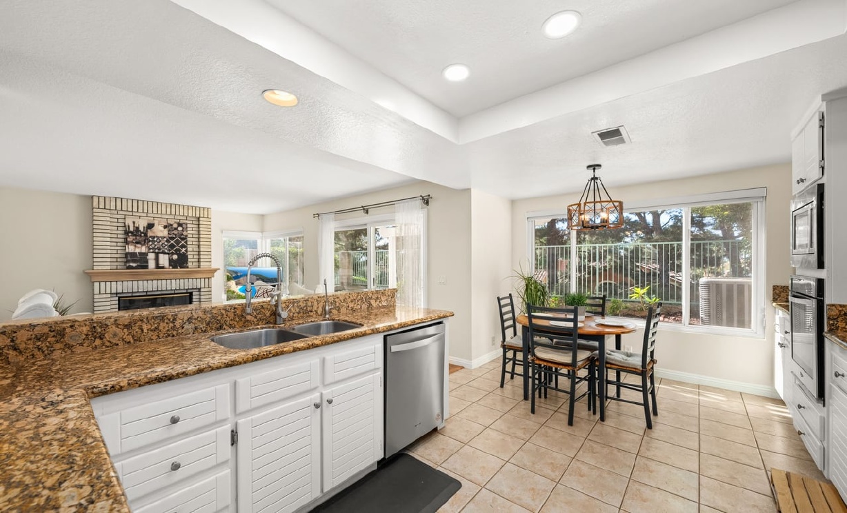 870 E Buchanan Court, Brea CA: 