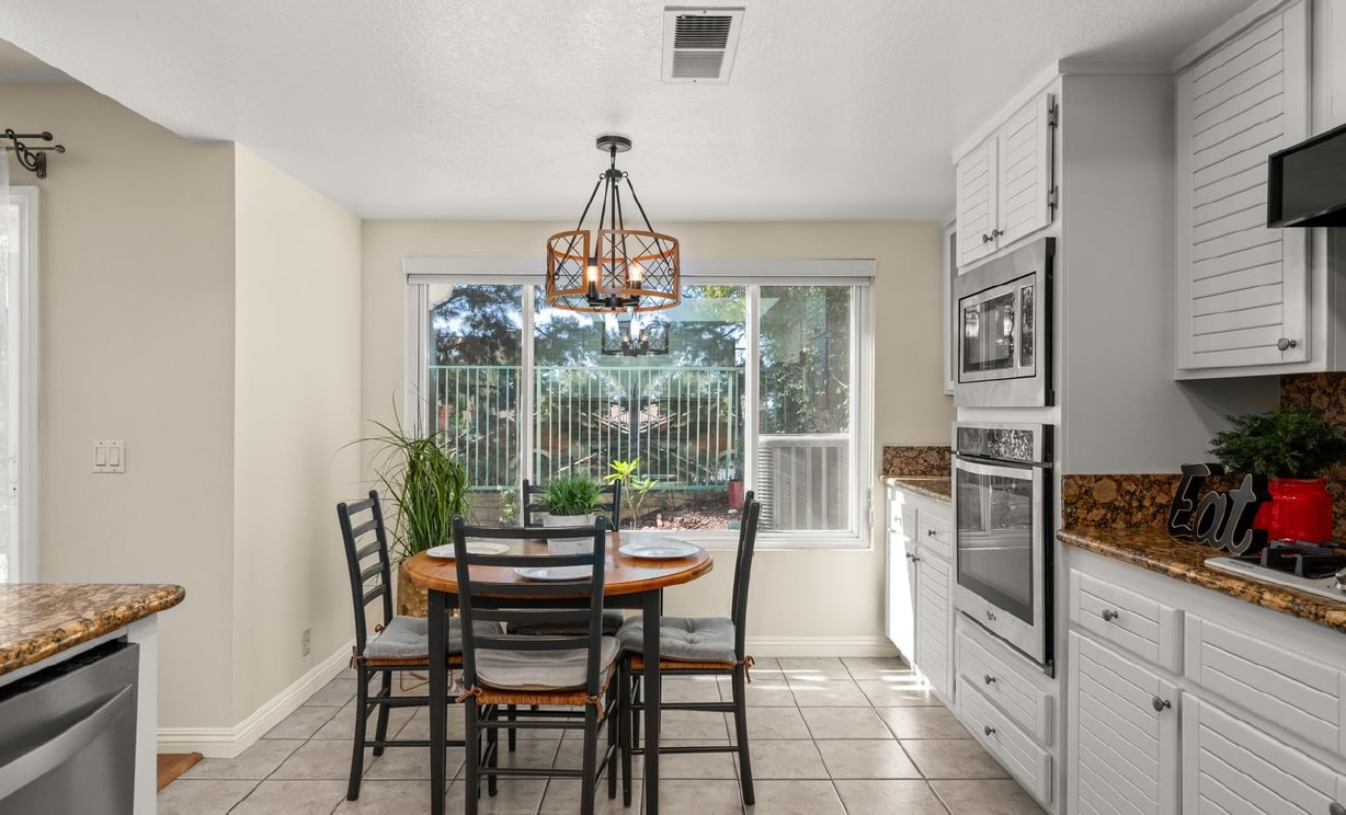 870 E Buchanan Court, Brea CA: 