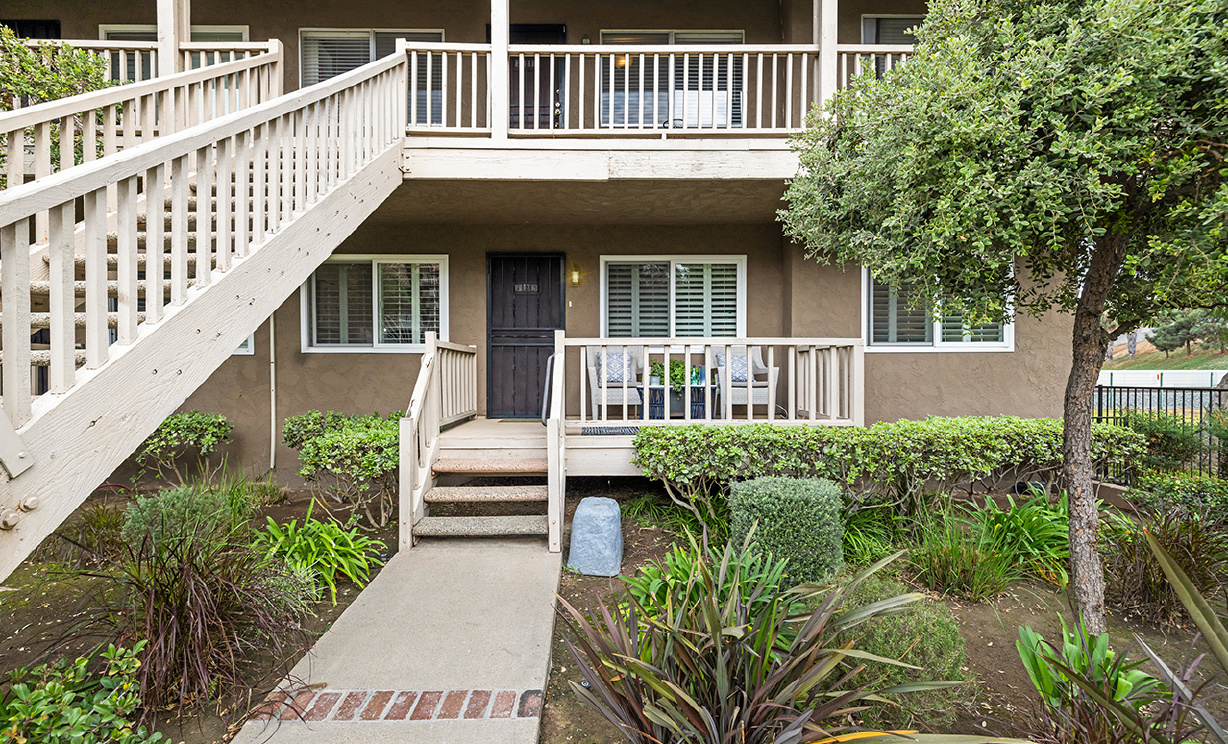 611 S La Veta Park Cir, Orange CA: 