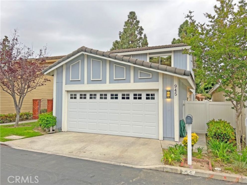 945 S Ridgecrest Cir, Anaheim Hills CA: 