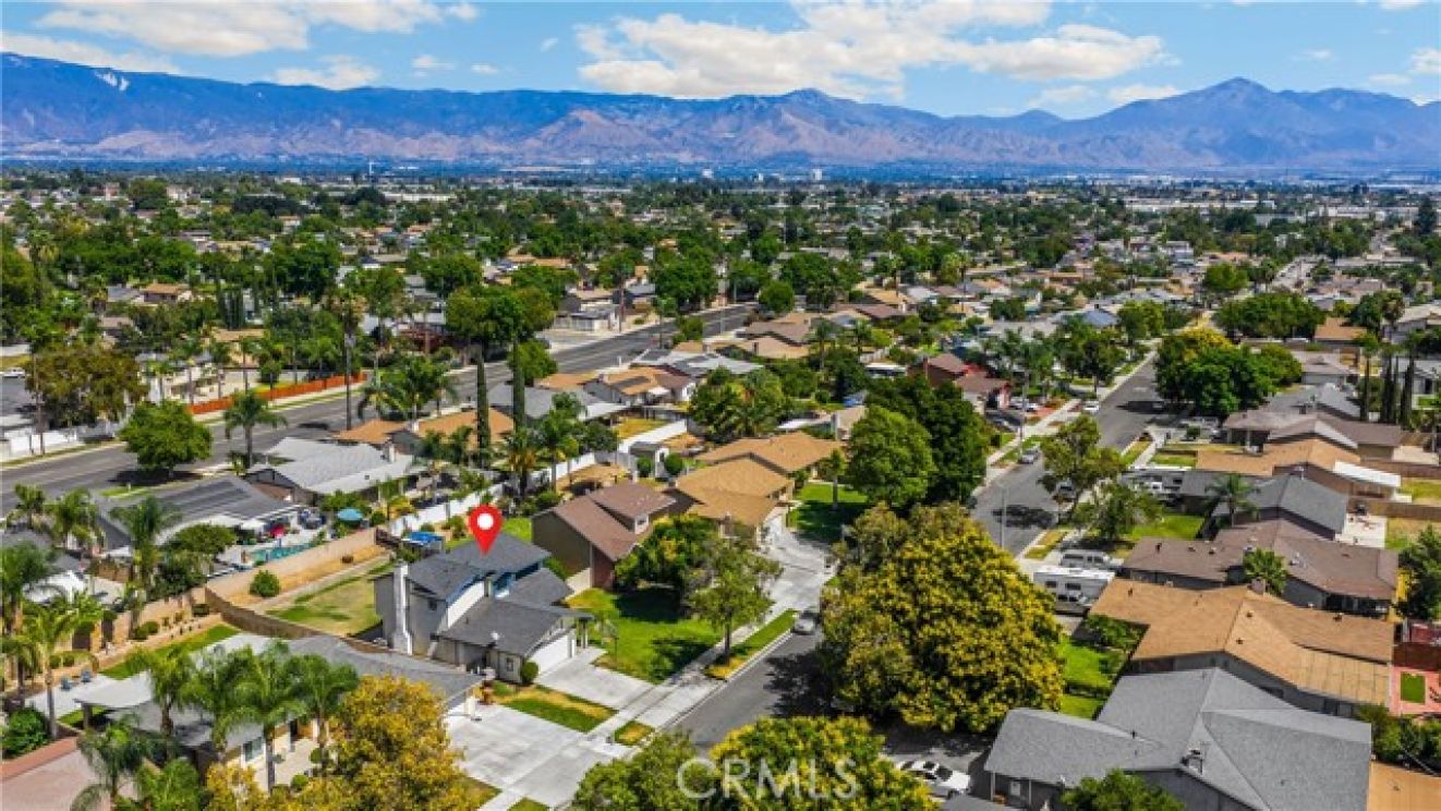 1063 W Long Beach Drive, Colton CA: 
