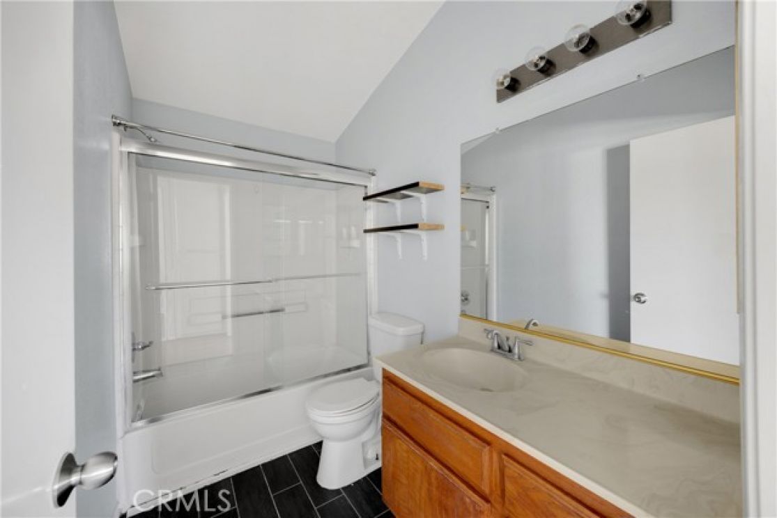 1063 W Long Beach Drive, Colton CA: 