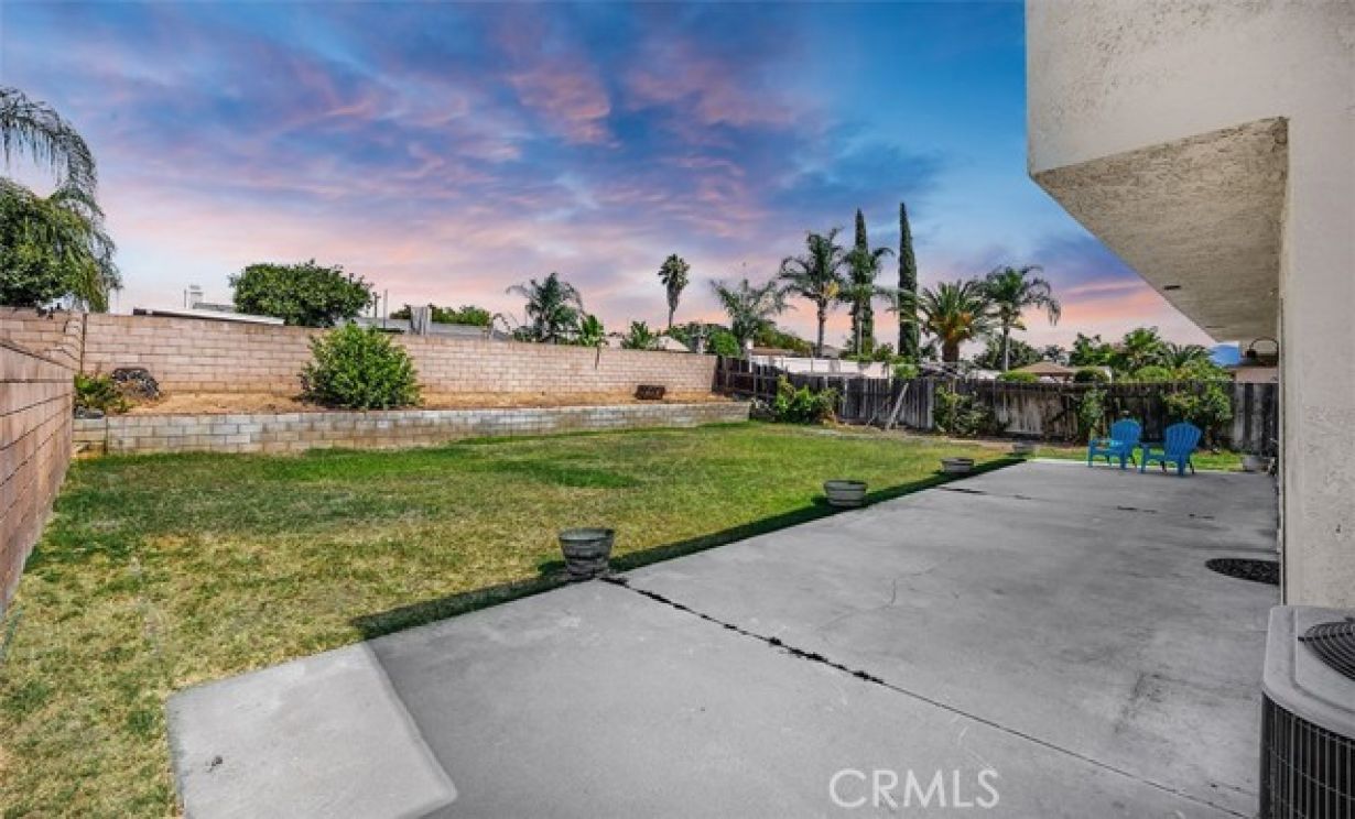1063 W Long Beach Drive, Colton CA: 
