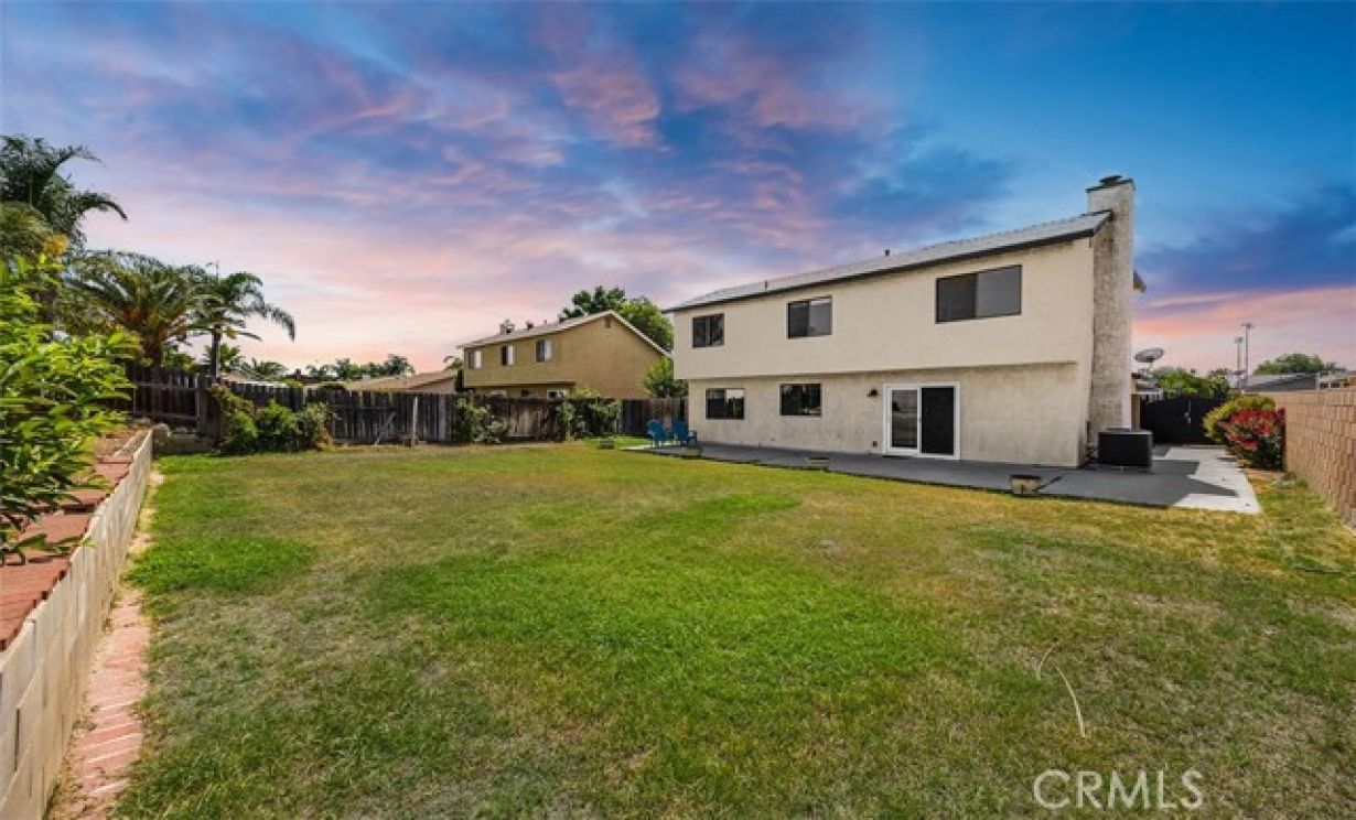 1063 W Long Beach Drive, Colton CA: 
