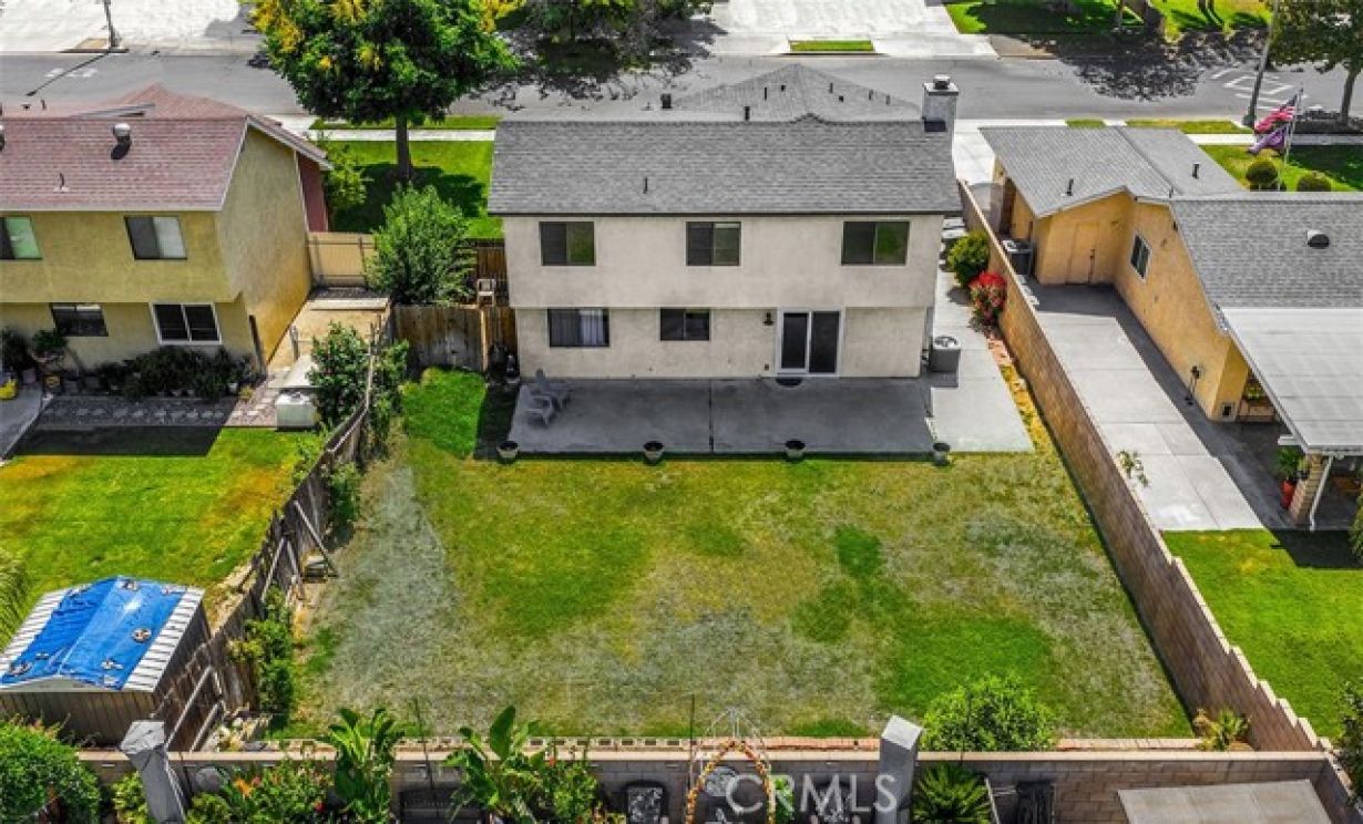 1063 W Long Beach Drive, Colton CA: 