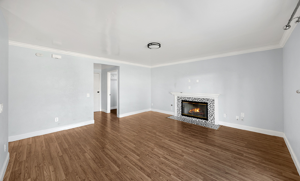 1063 W Long Beach Dr, Colton CA: 