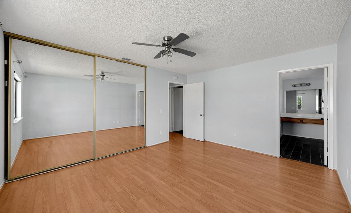 1063 W Long Beach Dr, Colton CA: 