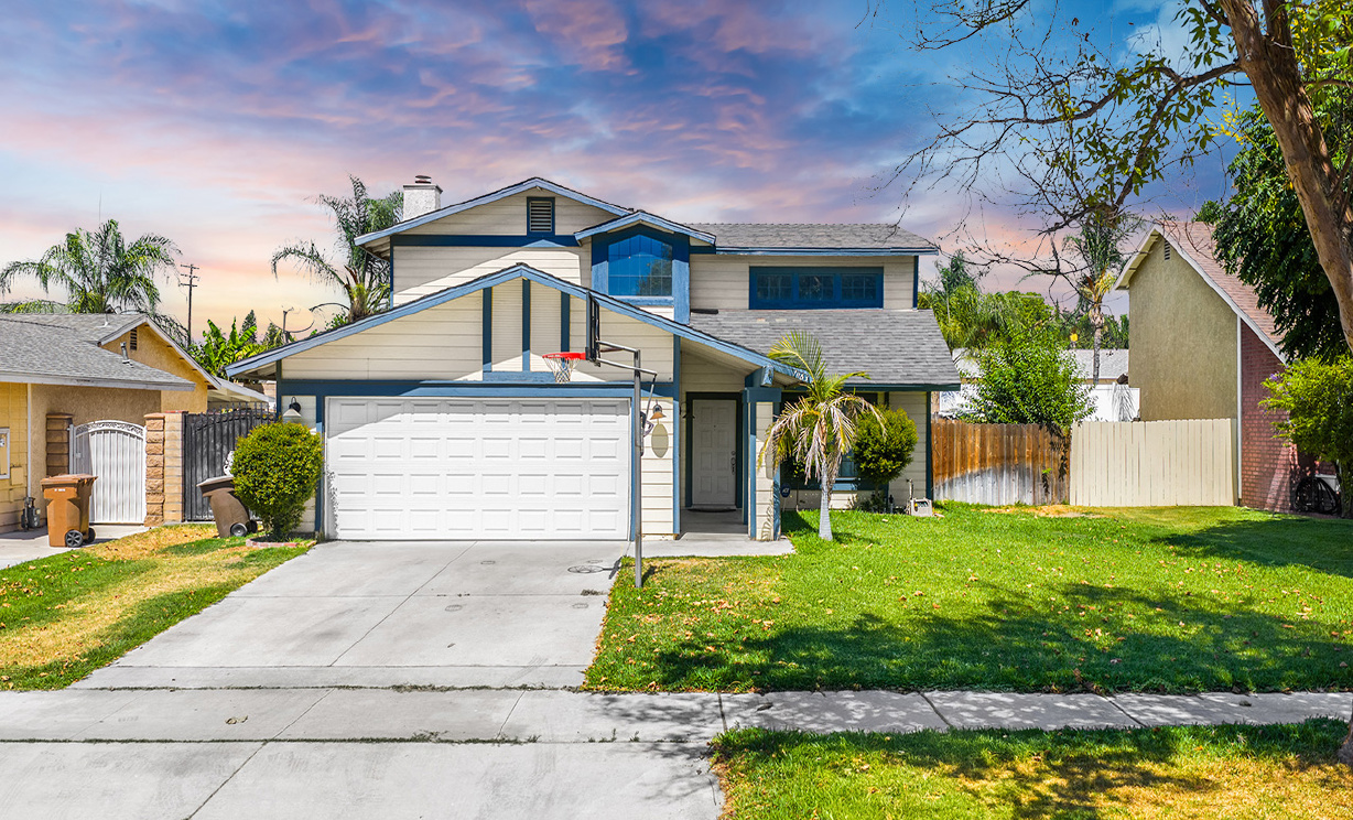 1063 W Long Beach Dr, Colton CA: 