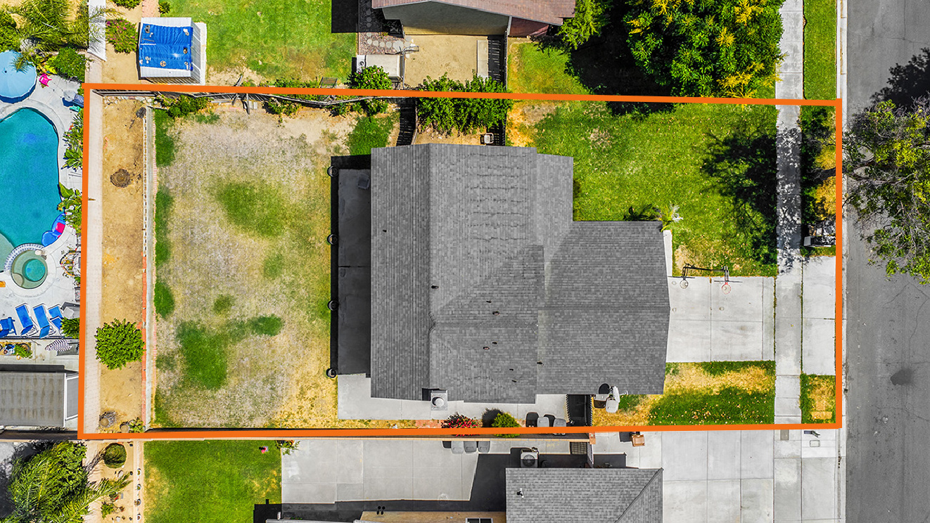 1063 W Long Beach Dr, Colton CA: 